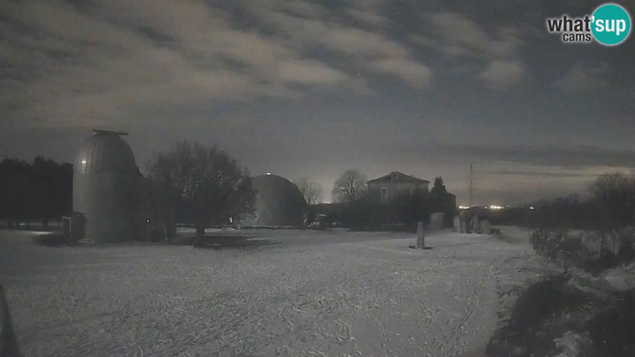 Višnjan-Observatorium Live Webcam – Explore the Sky, Asteroids, Comets, and Meteoroids