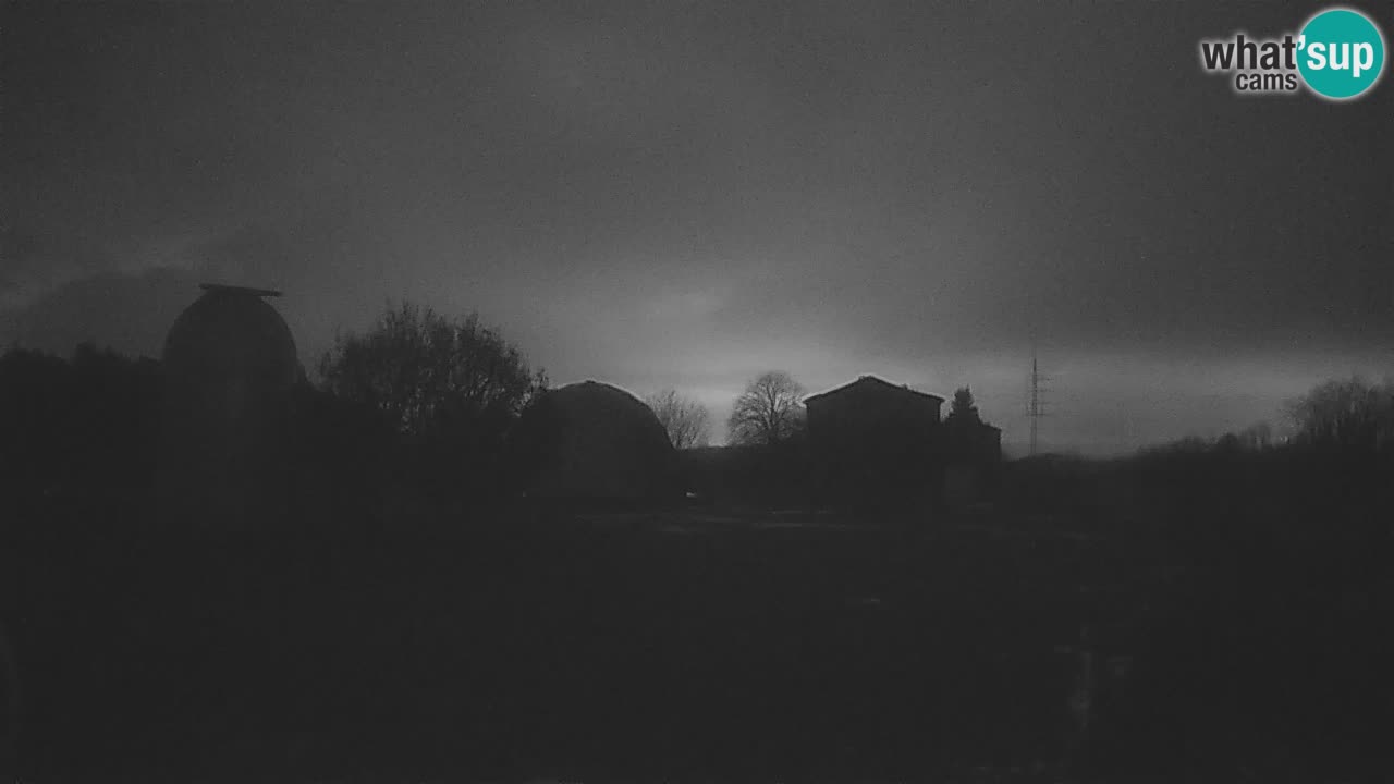 Webcam en direct de l’Observatoire de Višnjan – Explorez le ciel, les astéroïdes, les comètes et les météoroïdes