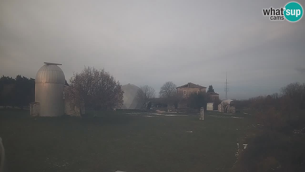 Webcam en direct de l’Observatoire de Višnjan – Explorez le ciel, les astéroïdes, les comètes et les météoroïdes