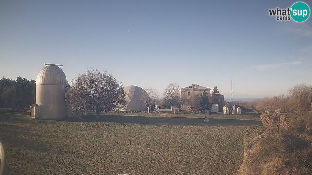 Višnjan-Observatorium Live Webcam – Explore the Sky, Asteroids, Comets, and Meteoroids