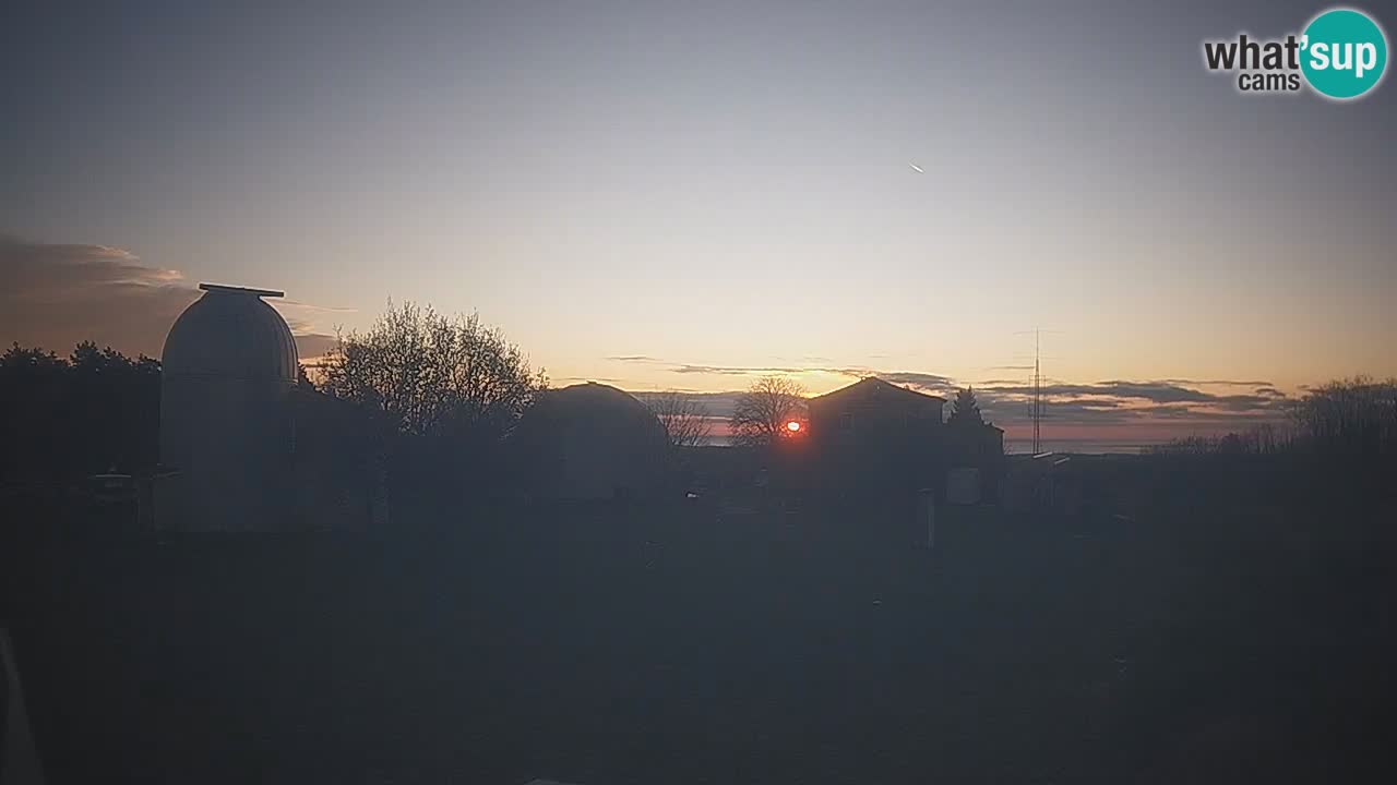 Webcam en direct de l’Observatoire de Višnjan – Explorez le ciel, les astéroïdes, les comètes et les météoroïdes