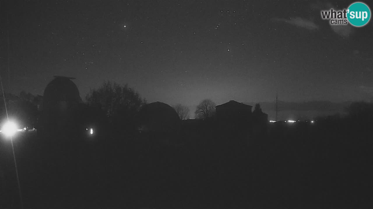 Webcam en direct de l’Observatoire de Višnjan – Explorez le ciel, les astéroïdes, les comètes et les météoroïdes