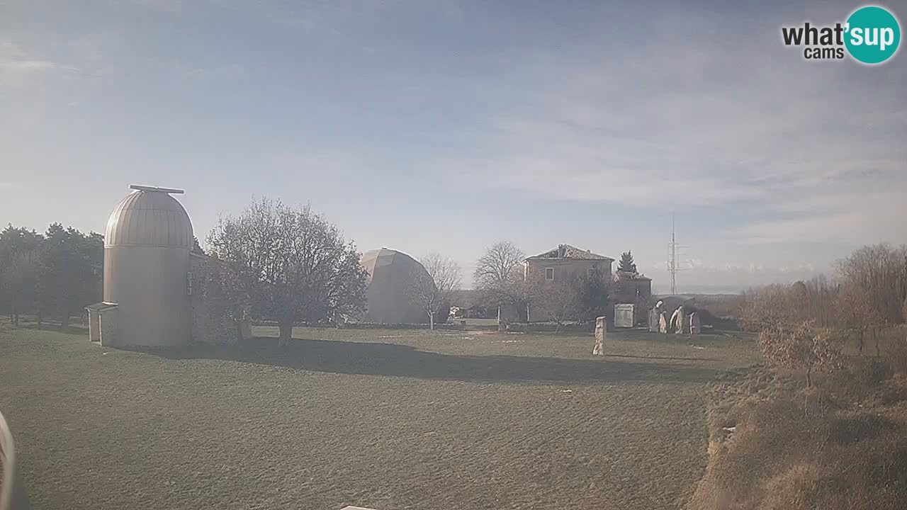 Webcam en direct de l’Observatoire de Višnjan – Explorez le ciel, les astéroïdes, les comètes et les météoroïdes