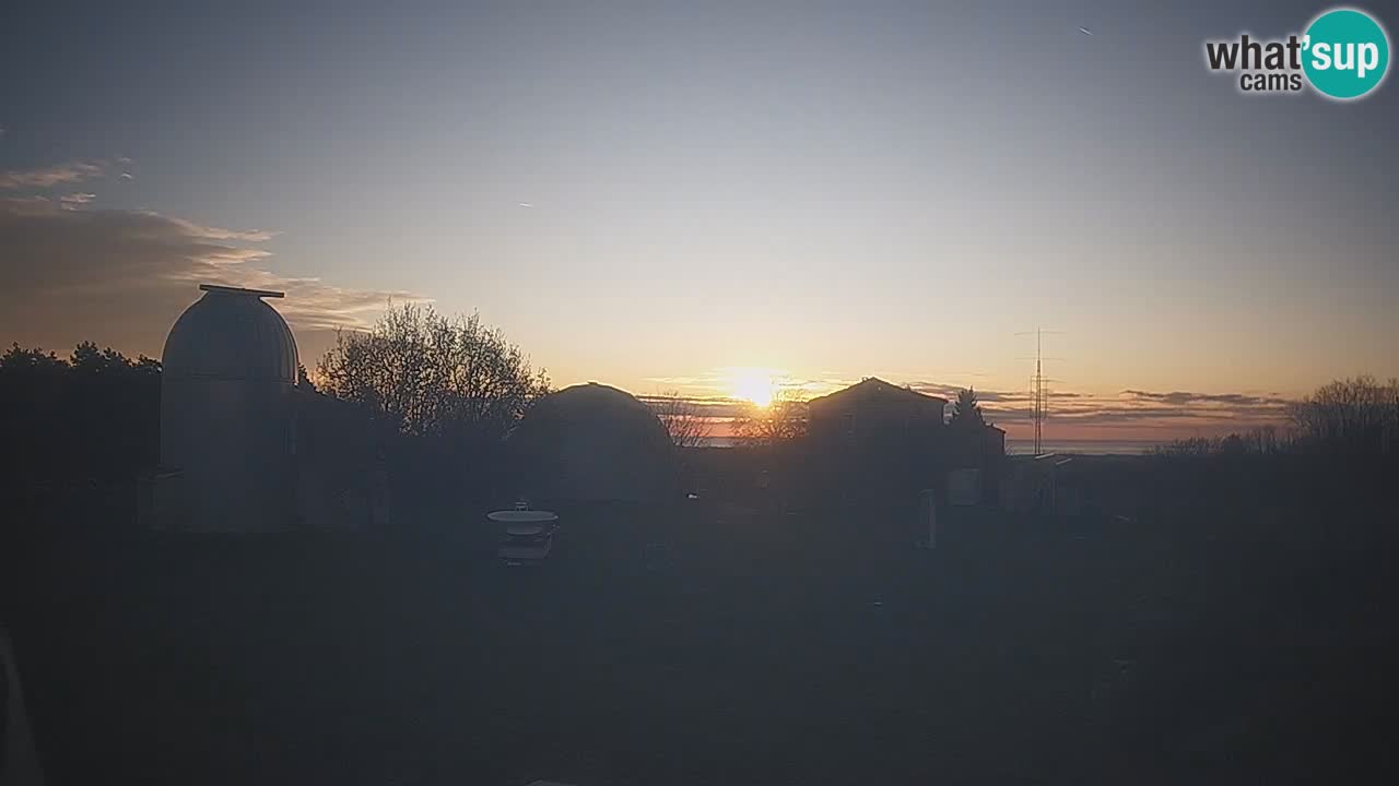 Cámara web en vivo del Observatorio de Višnjan: explora el cielo, los asteroides, cometas y meteoroides