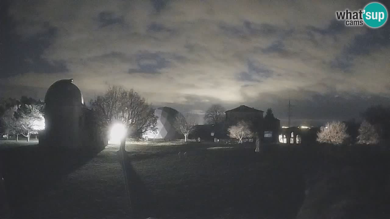 Webcam en direct de l’Observatoire de Višnjan – Explorez le ciel, les astéroïdes, les comètes et les météoroïdes