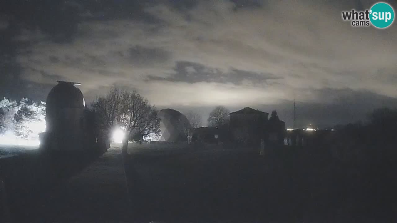 Višnjan-Observatorium Live Webcam – Explore the Sky, Asteroids, Comets, and Meteoroids