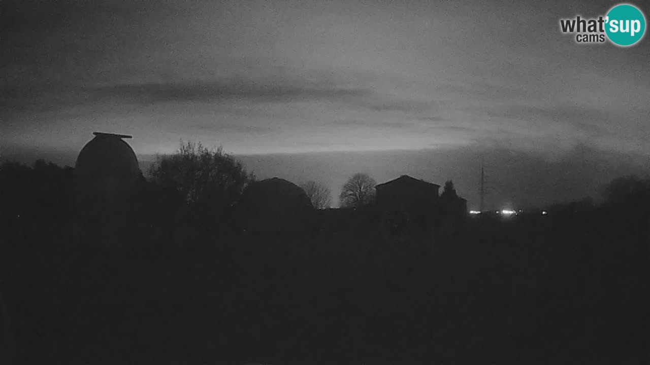 Višnjan-Observatorium Live Webcam – Explore the Sky, Asteroids, Comets, and Meteoroids