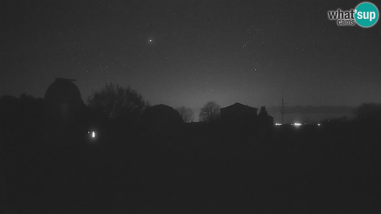 Webcam live dell’Osservatorio di  – Esplora il cielo, gli asteroidi, i comete e i meteoroidi.