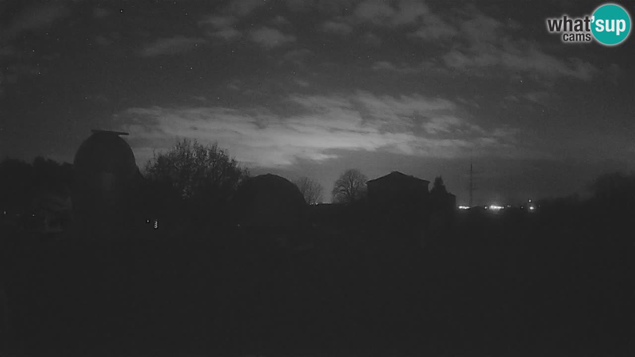 Višnjan-Observatorium Live Webcam – Explore the Sky, Asteroids, Comets, and Meteoroids