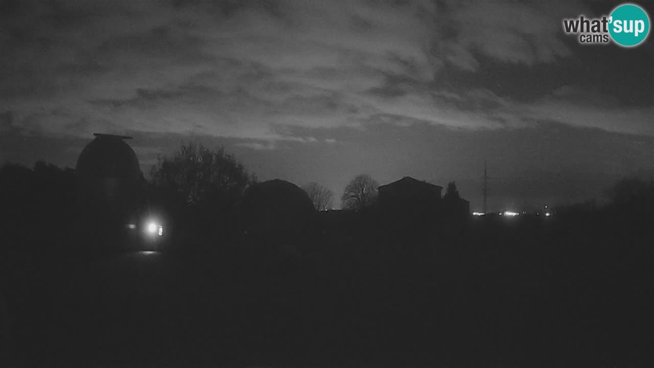 Višnjan-Observatorium Live Webcam – Explore the Sky, Asteroids, Comets, and Meteoroids