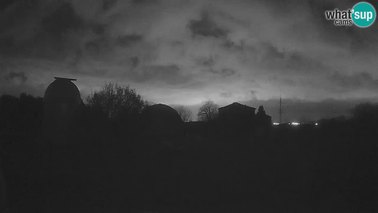 Cámara web en vivo del Observatorio de Višnjan: explora el cielo, los asteroides, cometas y meteoroides