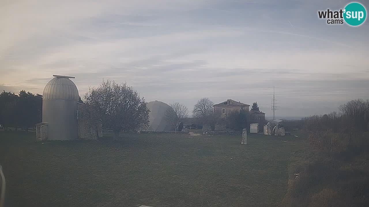 Višnjan-Observatorium Live Webcam – Explore the Sky, Asteroids, Comets, and Meteoroids