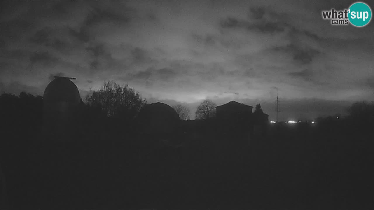 Webcam en direct de l’Observatoire de Višnjan – Explorez le ciel, les astéroïdes, les comètes et les météoroïdes