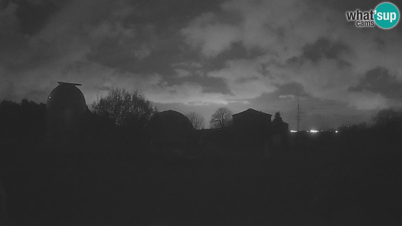 Observatorij Višnjan spletna kamera – Odkrivajte nebo, asteroide, komete in meteorite