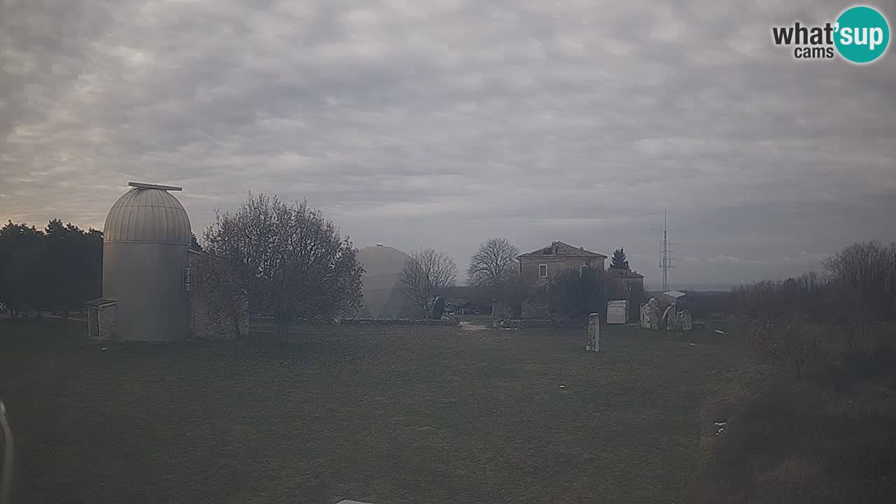 Višnjan-Observatorium Live Webcam – Explore the Sky, Asteroids, Comets, and Meteoroids