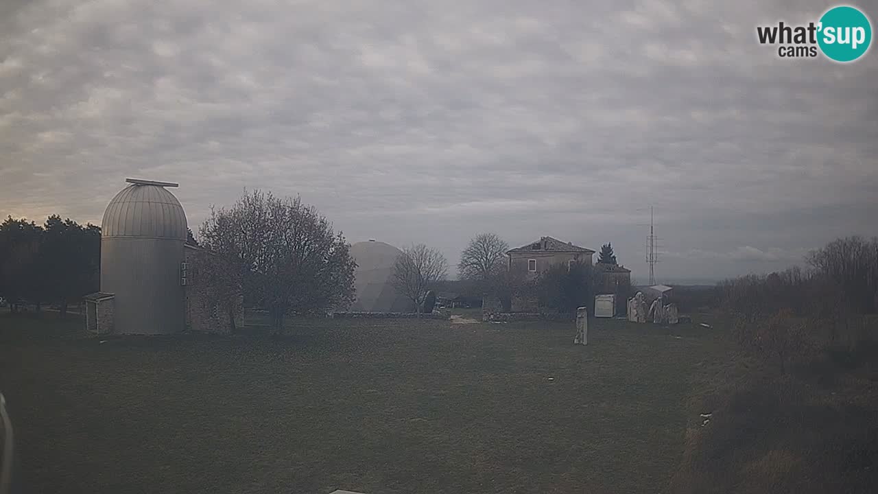 Višnjan-Observatorium Live Webcam – Explore the Sky, Asteroids, Comets, and Meteoroids