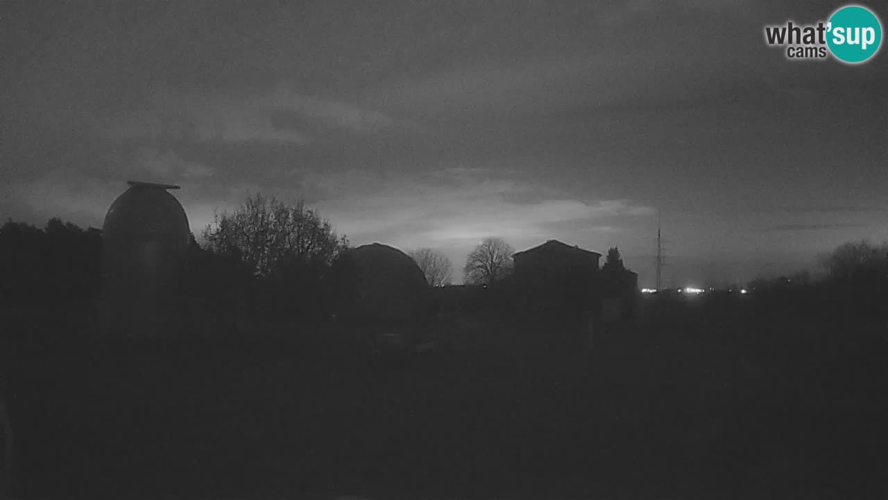Cámara web en vivo del Observatorio de Višnjan: explora el cielo, los asteroides, cometas y meteoroides
