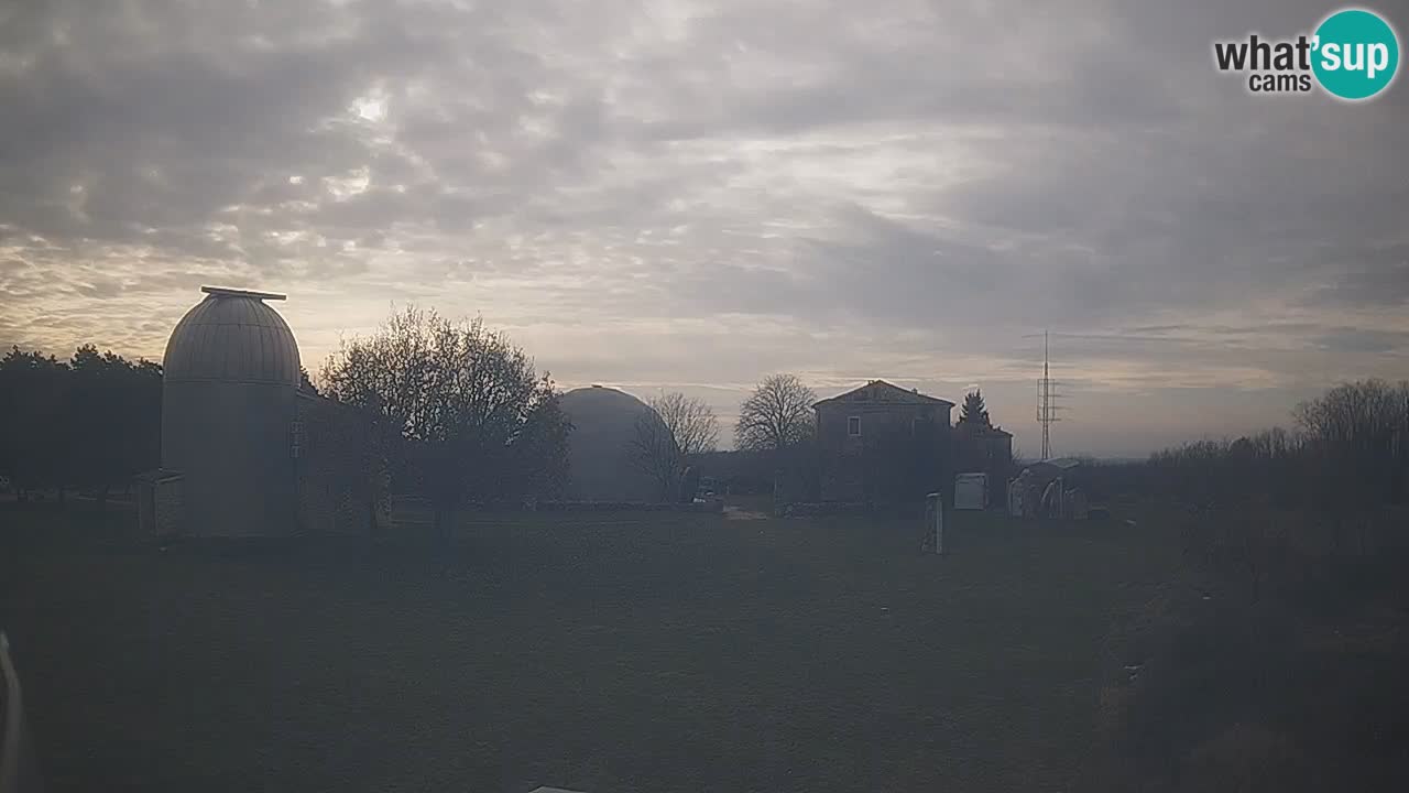 Višnjan-Observatorium Live Webcam – Explore the Sky, Asteroids, Comets, and Meteoroids