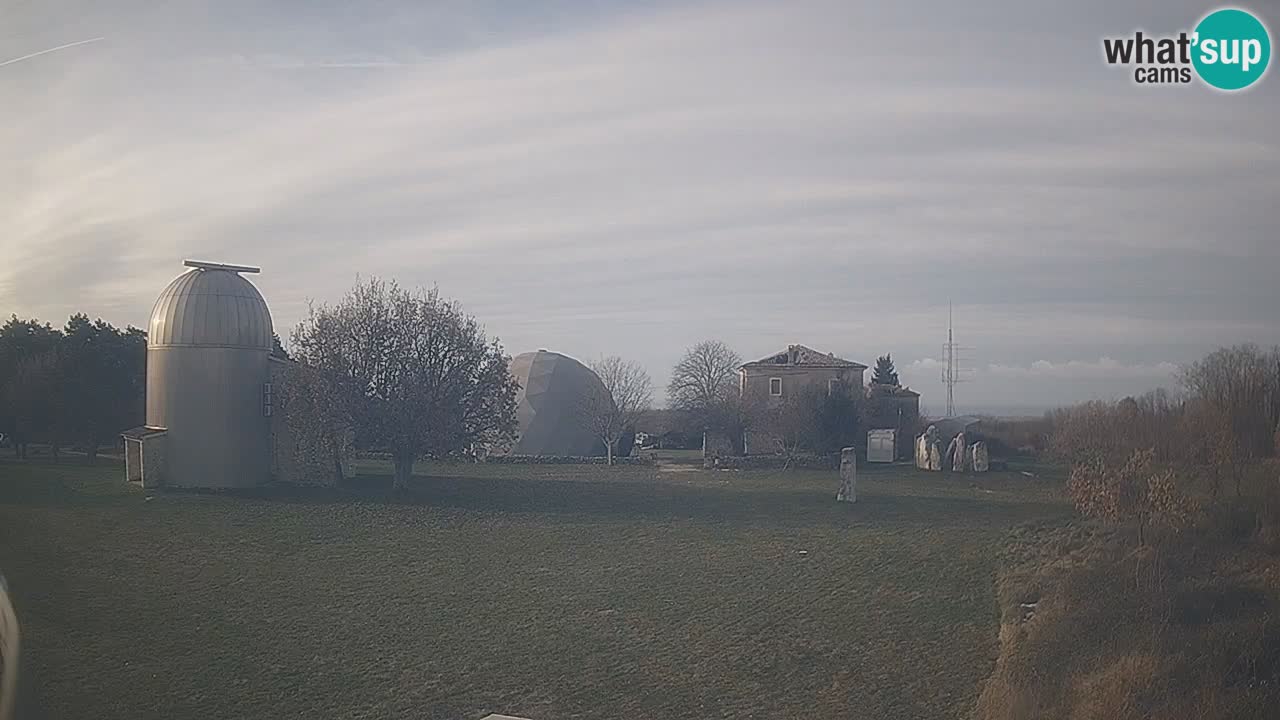 Višnjan-Observatorium Live Webcam – Explore the Sky, Asteroids, Comets, and Meteoroids