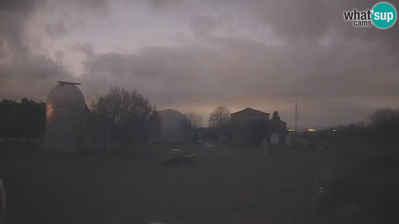 Višnjan-Observatorium Live Webcam – Explore the Sky, Asteroids, Comets, and Meteoroids