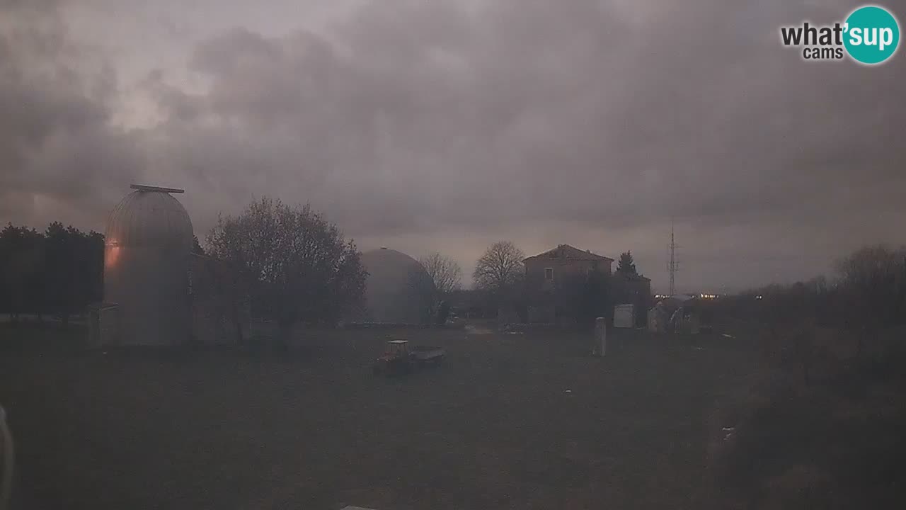 Višnjan-Observatorium Live Webcam – Explore the Sky, Asteroids, Comets, and Meteoroids