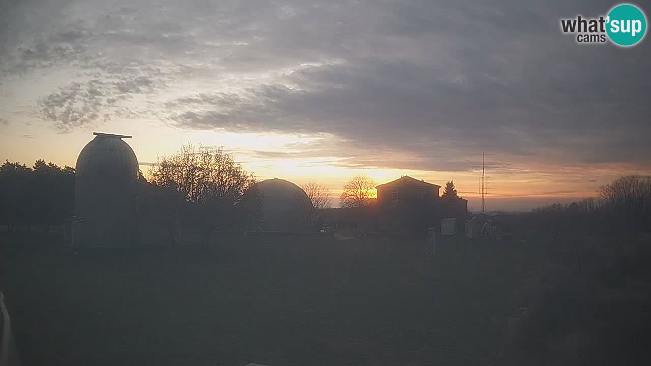 Višnjan-Observatorium Live Webcam – Explore the Sky, Asteroids, Comets, and Meteoroids