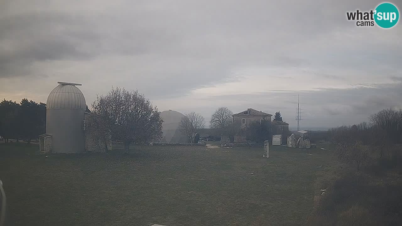 Višnjan-Observatorium Live Webcam – Explore the Sky, Asteroids, Comets, and Meteoroids