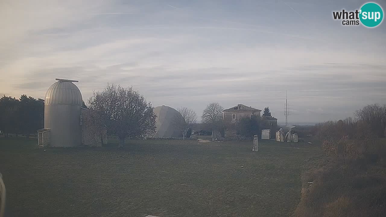 Cámara web en vivo del Observatorio de Višnjan: explora el cielo, los asteroides, cometas y meteoroides