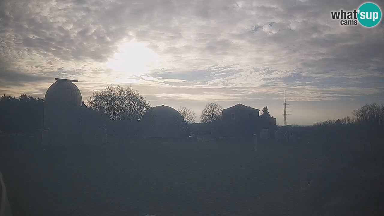 Observatorij Višnjan spletna kamera – Odkrivajte nebo, asteroide, komete in meteorite