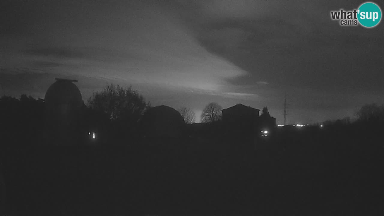 Višnjan-Observatorium Live Webcam – Explore the Sky, Asteroids, Comets, and Meteoroids