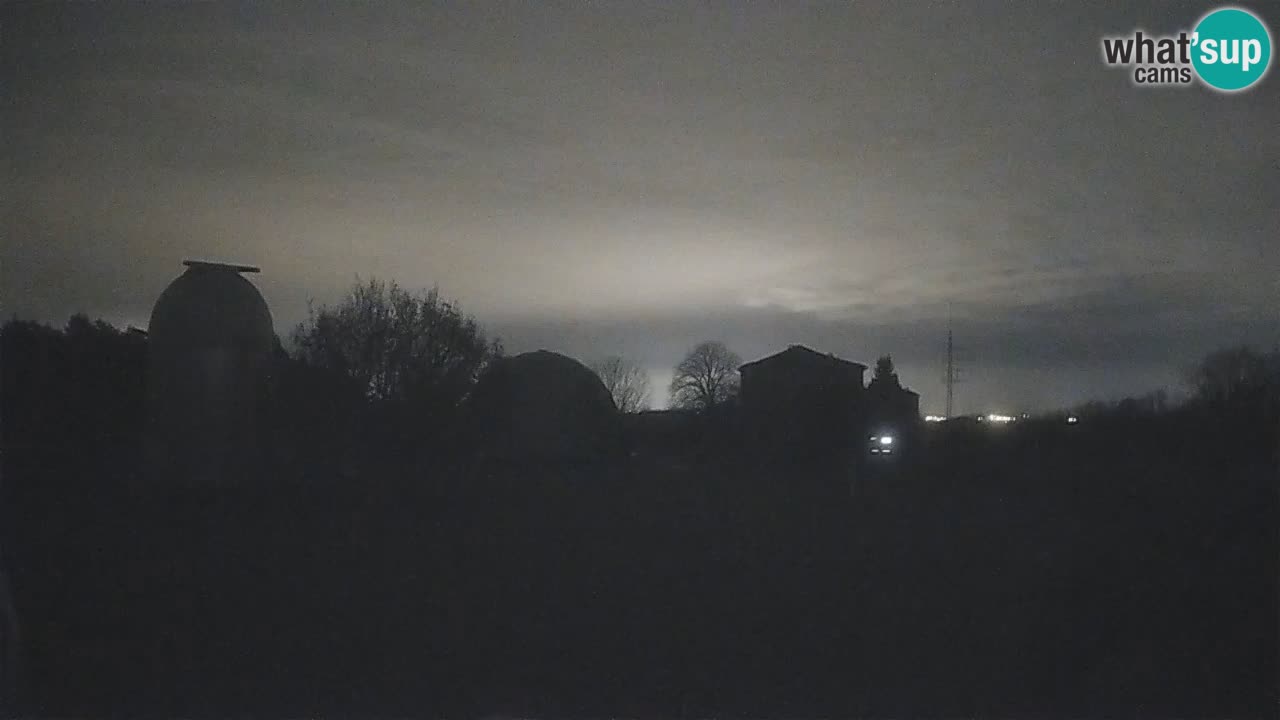 Cámara web en vivo del Observatorio de Višnjan: explora el cielo, los asteroides, cometas y meteoroides