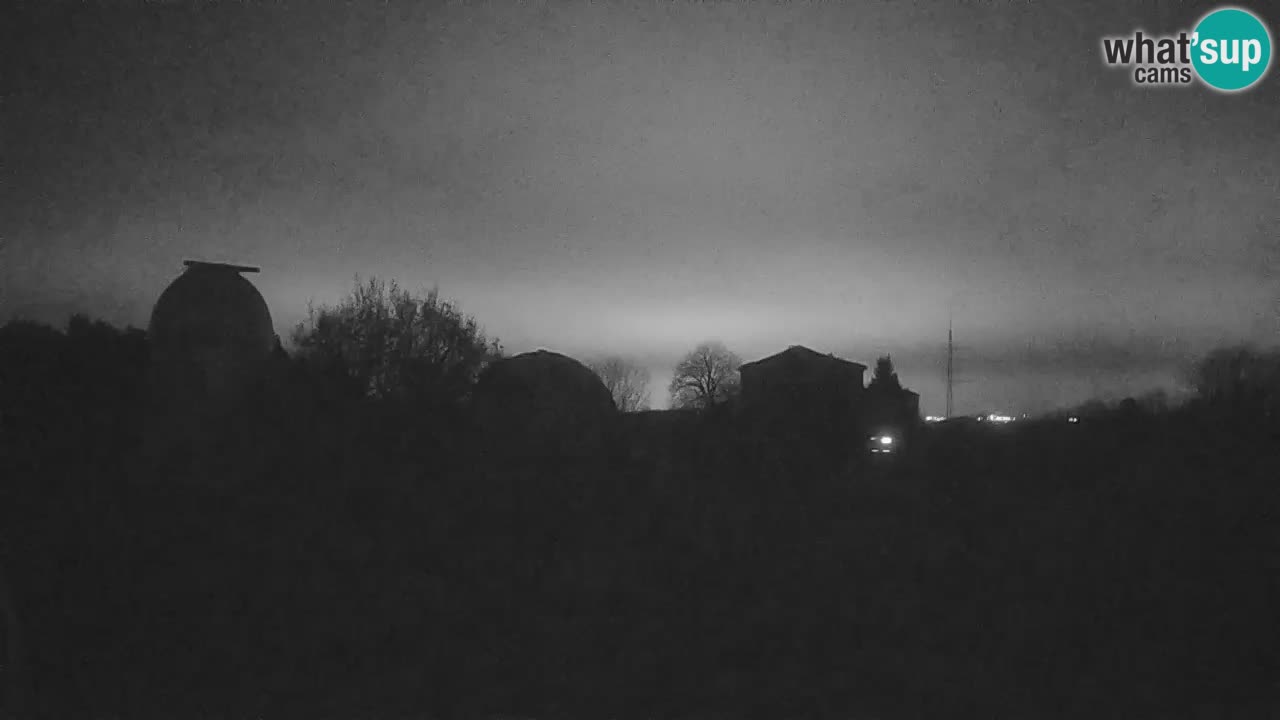 Webcam live dell’Osservatorio di  – Esplora il cielo, gli asteroidi, i comete e i meteoroidi.