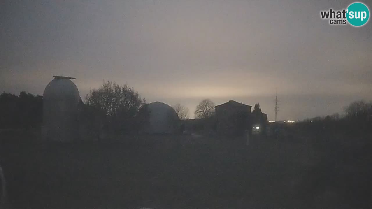 Webcam en direct de l’Observatoire de Višnjan – Explorez le ciel, les astéroïdes, les comètes et les météoroïdes