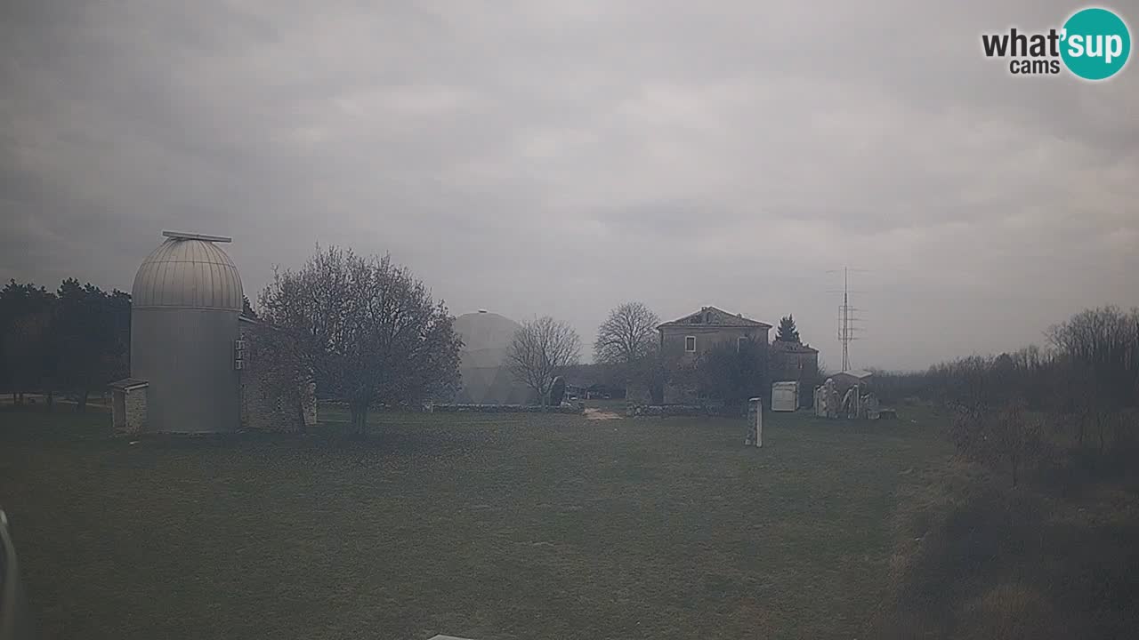 Cámara web en vivo del Observatorio de Višnjan: explora el cielo, los asteroides, cometas y meteoroides