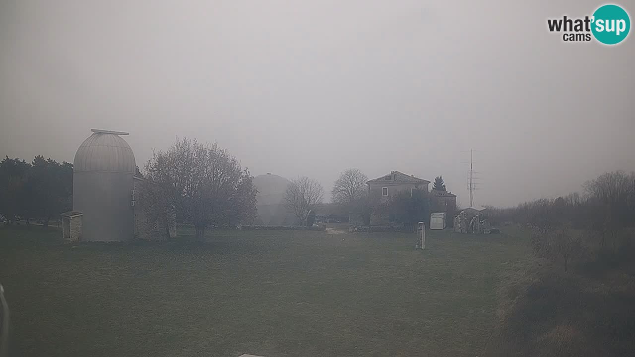 Webcam live dell’Osservatorio di  – Esplora il cielo, gli asteroidi, i comete e i meteoroidi.