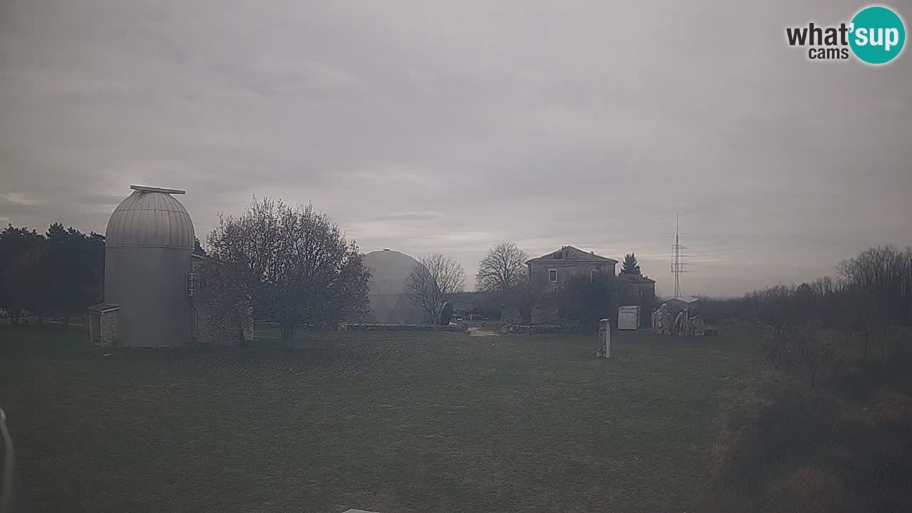 Observatorij Višnjan spletna kamera – Odkrivajte nebo, asteroide, komete in meteorite