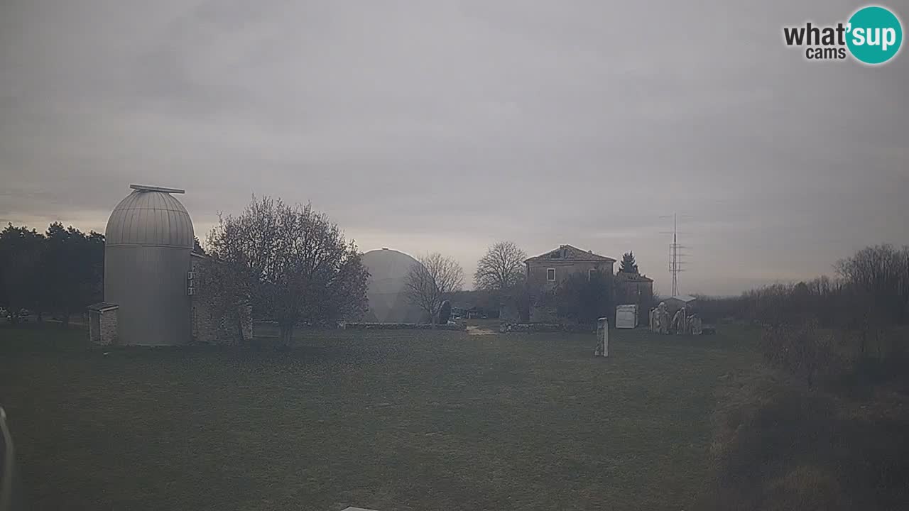 Višnjan-Observatorium Live Webcam – Explore the Sky, Asteroids, Comets, and Meteoroids