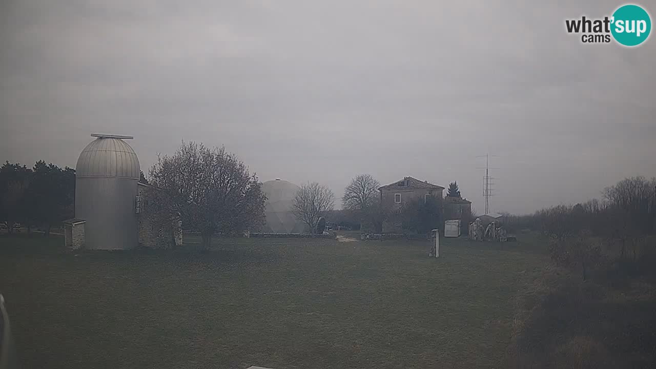 Višnjan-Observatorium Live Webcam – Explore the Sky, Asteroids, Comets, and Meteoroids