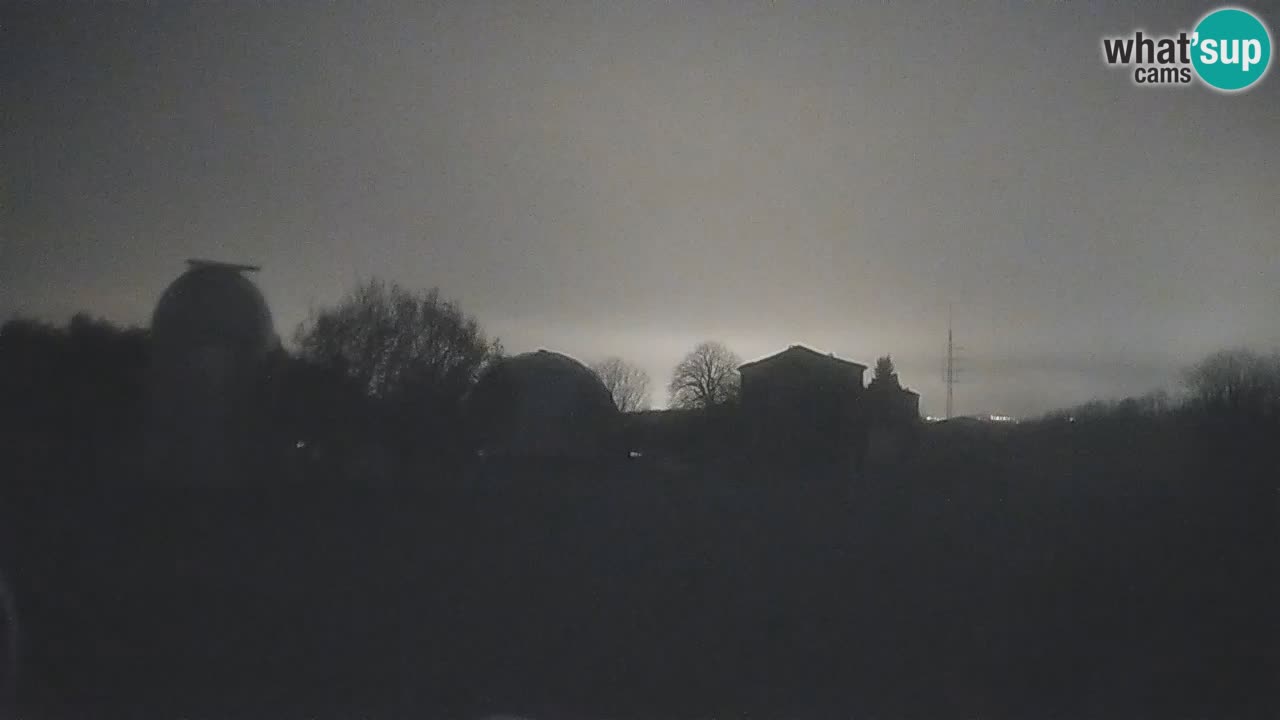 Cámara web en vivo del Observatorio de Višnjan: explora el cielo, los asteroides, cometas y meteoroides