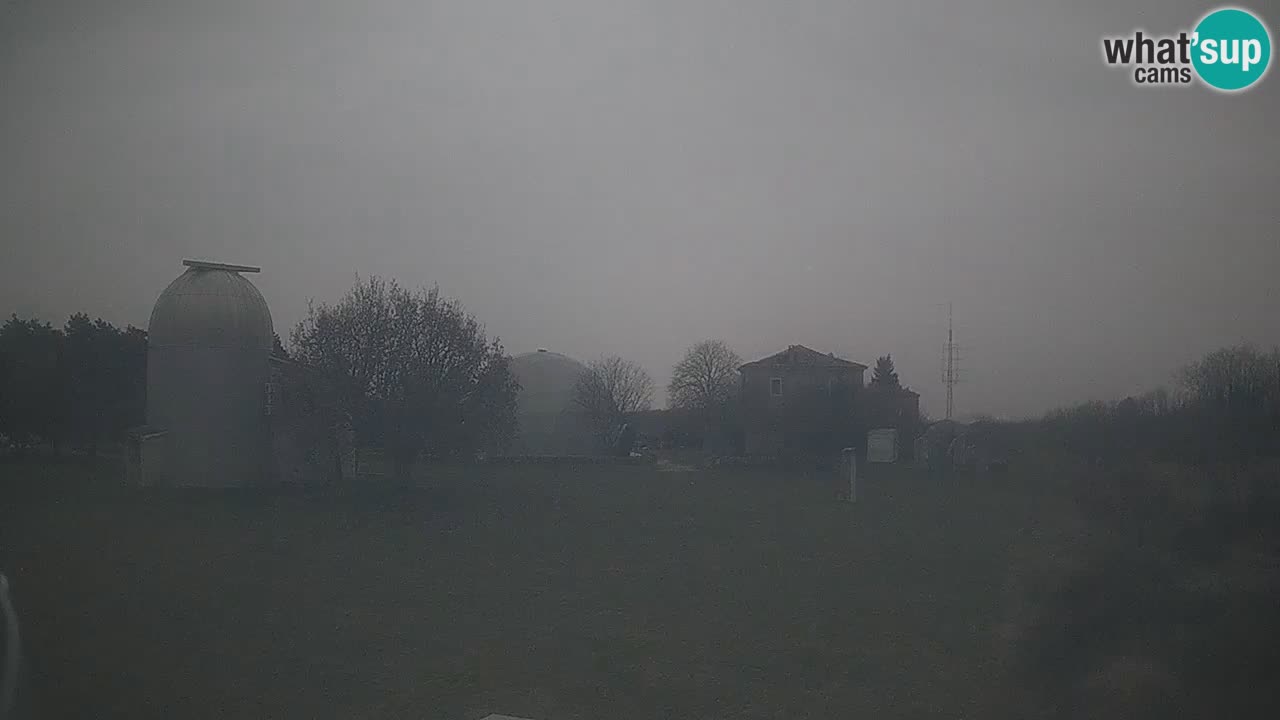 Webcam live dell’Osservatorio di  – Esplora il cielo, gli asteroidi, i comete e i meteoroidi.