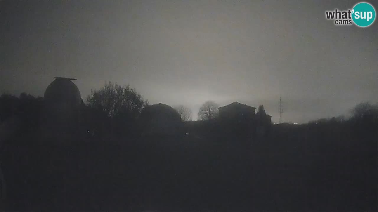 Webcam en direct de l’Observatoire de Višnjan – Explorez le ciel, les astéroïdes, les comètes et les météoroïdes