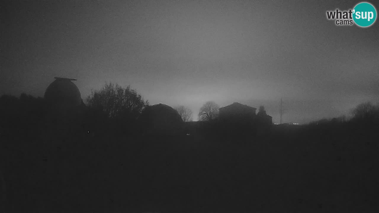 Cámara web en vivo del Observatorio de Višnjan: explora el cielo, los asteroides, cometas y meteoroides