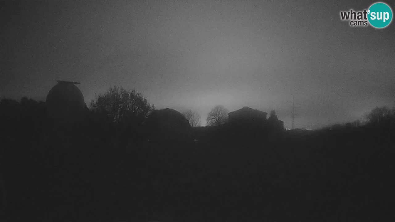 Webcam en direct de l’Observatoire de Višnjan – Explorez le ciel, les astéroïdes, les comètes et les météoroïdes
