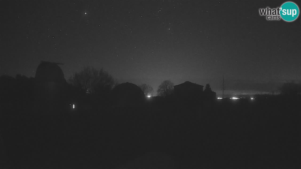 Webcam en direct de l’Observatoire de Višnjan – Explorez le ciel, les astéroïdes, les comètes et les météoroïdes