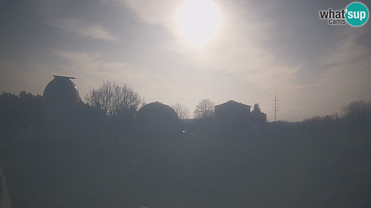 Webcam live dell’Osservatorio di  – Esplora il cielo, gli asteroidi, i comete e i meteoroidi.