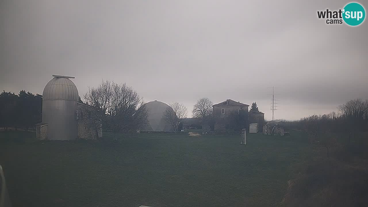 Višnjan-Observatorium Live Webcam – Explore the Sky, Asteroids, Comets, and Meteoroids