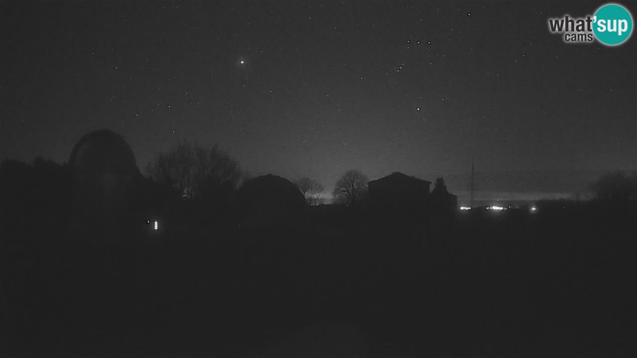 Višnjan-Observatorium Live Webcam – Explore the Sky, Asteroids, Comets, and Meteoroids