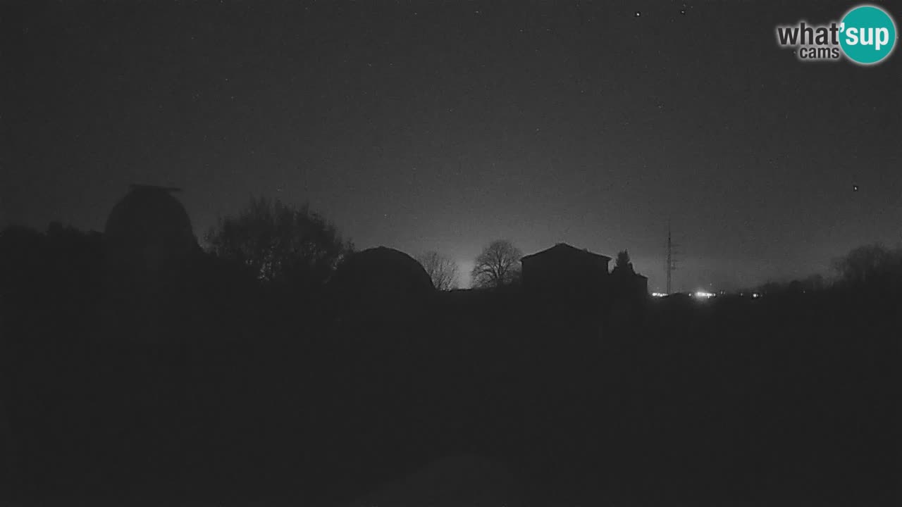 Webcam en direct de l’Observatoire de Višnjan – Explorez le ciel, les astéroïdes, les comètes et les météoroïdes