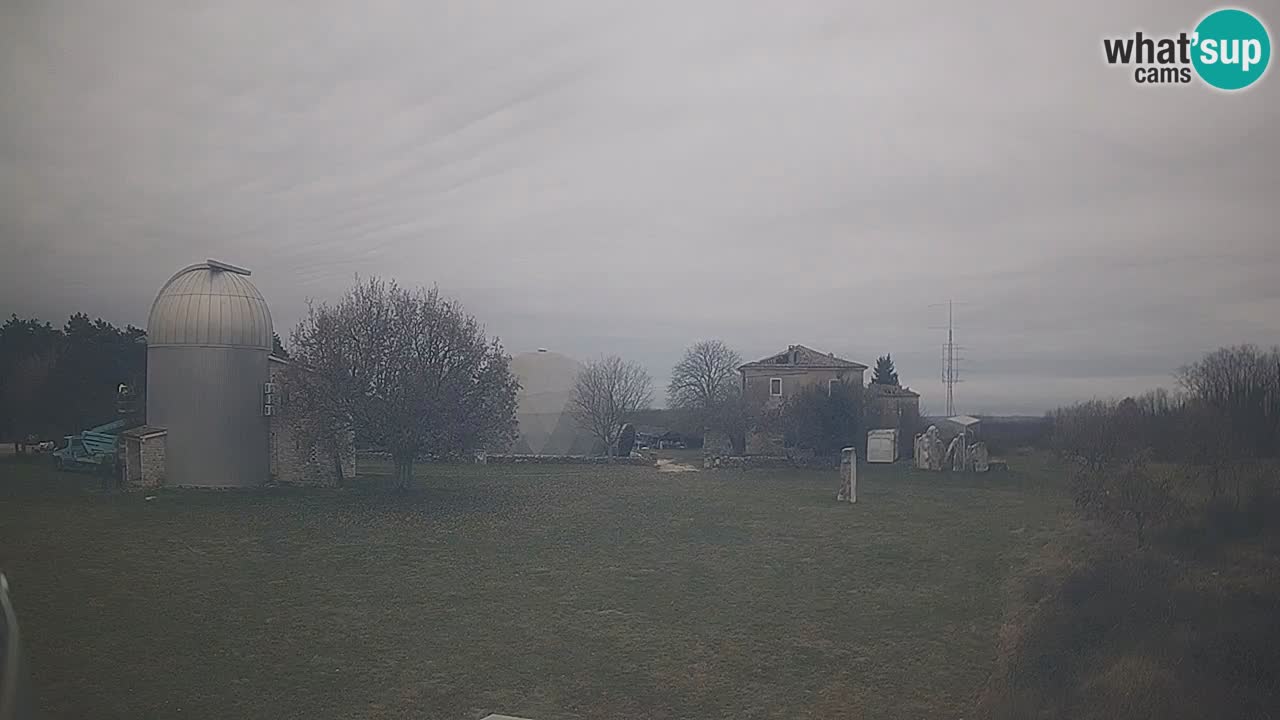 Višnjan-Observatorium Live Webcam – Explore the Sky, Asteroids, Comets, and Meteoroids