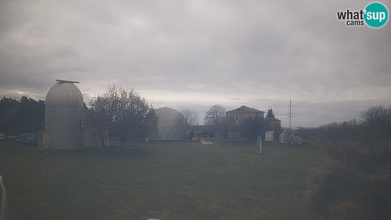 Observatorij Višnjan spletna kamera – Odkrivajte nebo, asteroide, komete in meteorite